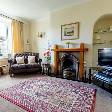 Willow Cottage - Cost 3 Bed Cottage In Penrhyn Bay With Sea Views With Access To Snowdonia Rhôs-on-Sea Extérieur photo