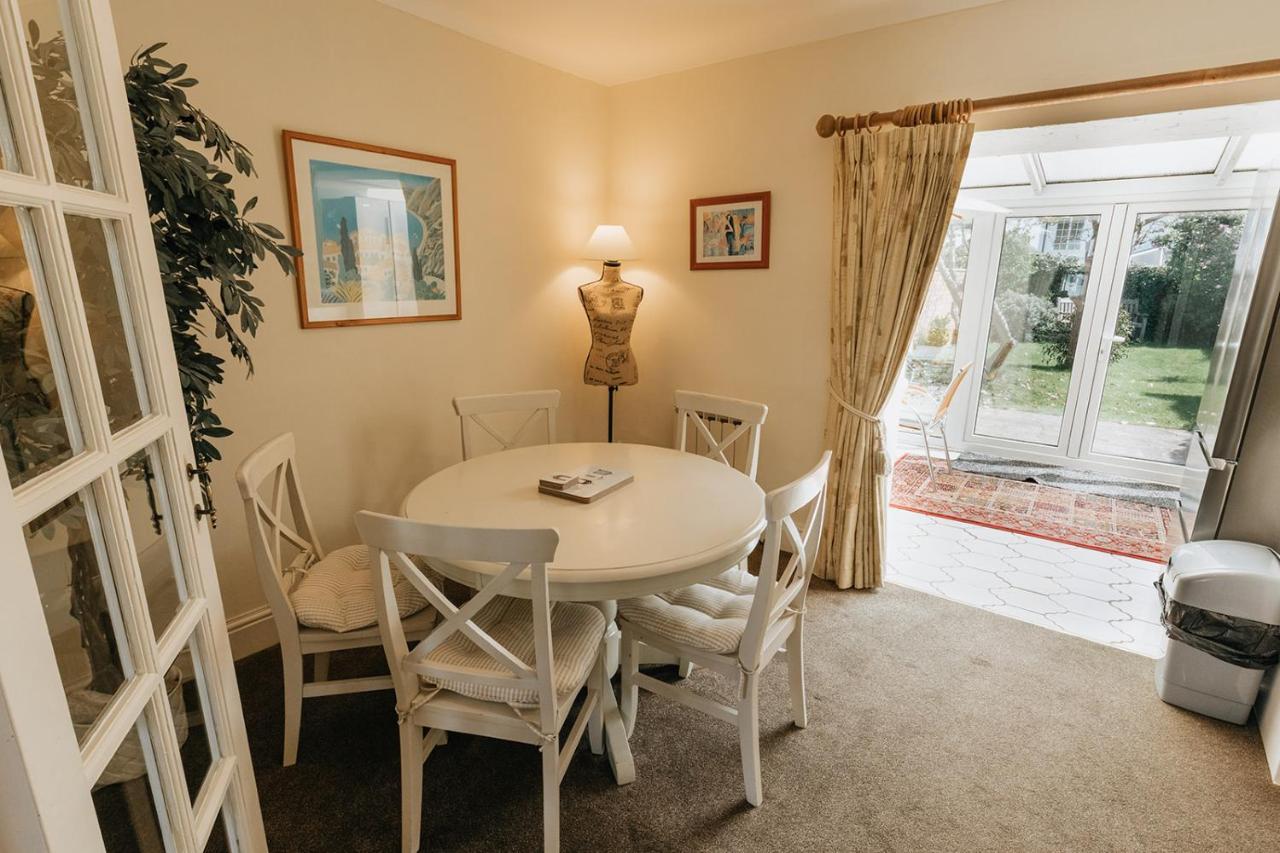 Willow Cottage - Cost 3 Bed Cottage In Penrhyn Bay With Sea Views With Access To Snowdonia Rhôs-on-Sea Extérieur photo