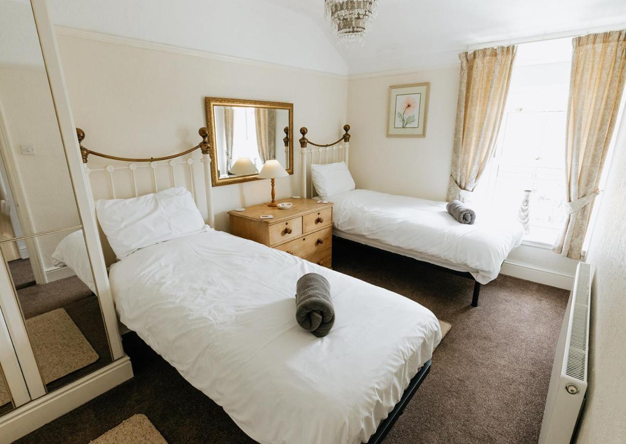 Willow Cottage - Cost 3 Bed Cottage In Penrhyn Bay With Sea Views With Access To Snowdonia Rhôs-on-Sea Extérieur photo