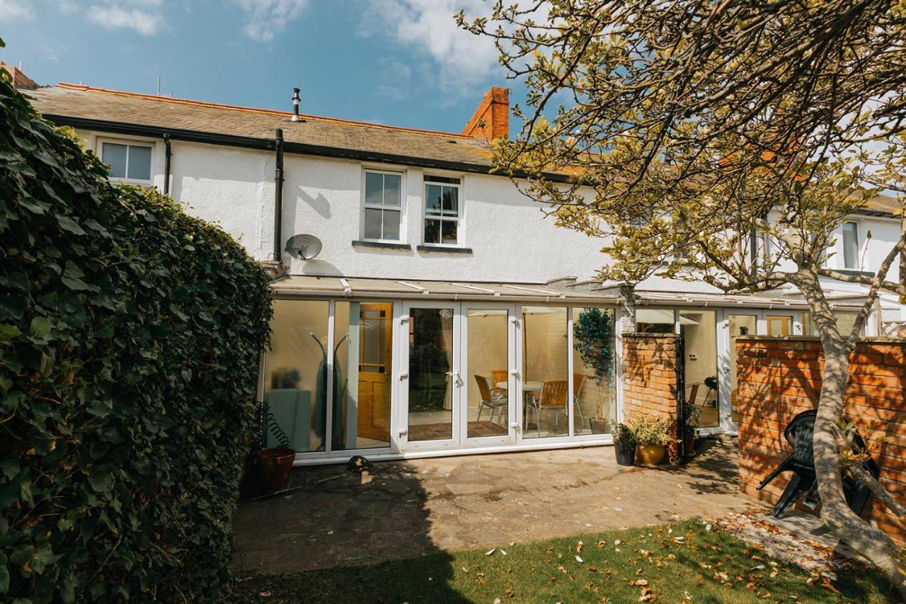 Willow Cottage - Cost 3 Bed Cottage In Penrhyn Bay With Sea Views With Access To Snowdonia Rhôs-on-Sea Extérieur photo