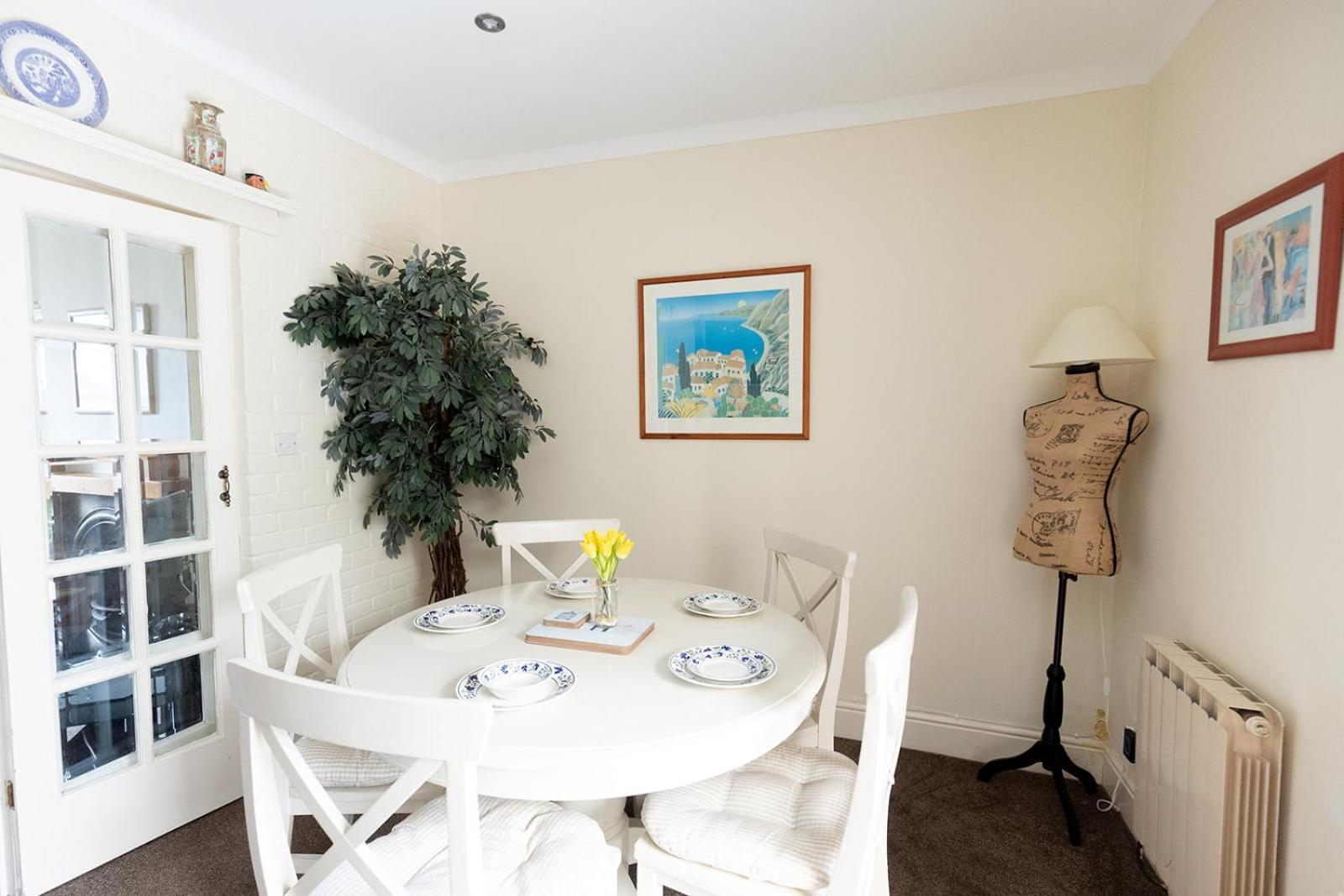 Willow Cottage - Cost 3 Bed Cottage In Penrhyn Bay With Sea Views With Access To Snowdonia Rhôs-on-Sea Extérieur photo